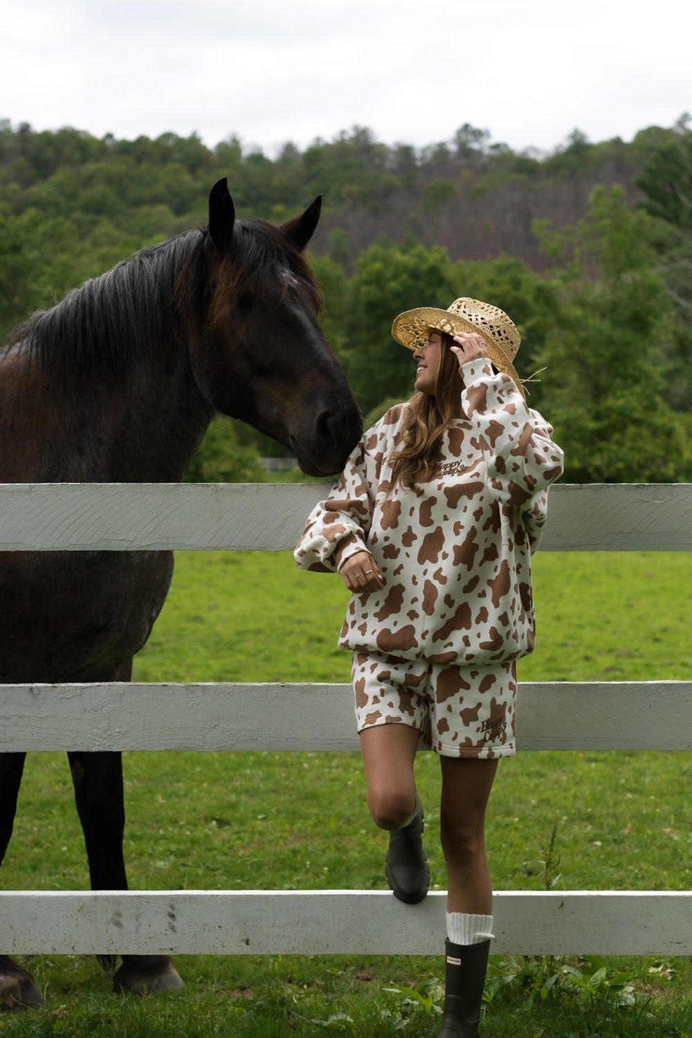 EARTHY COW CORE SHORTS