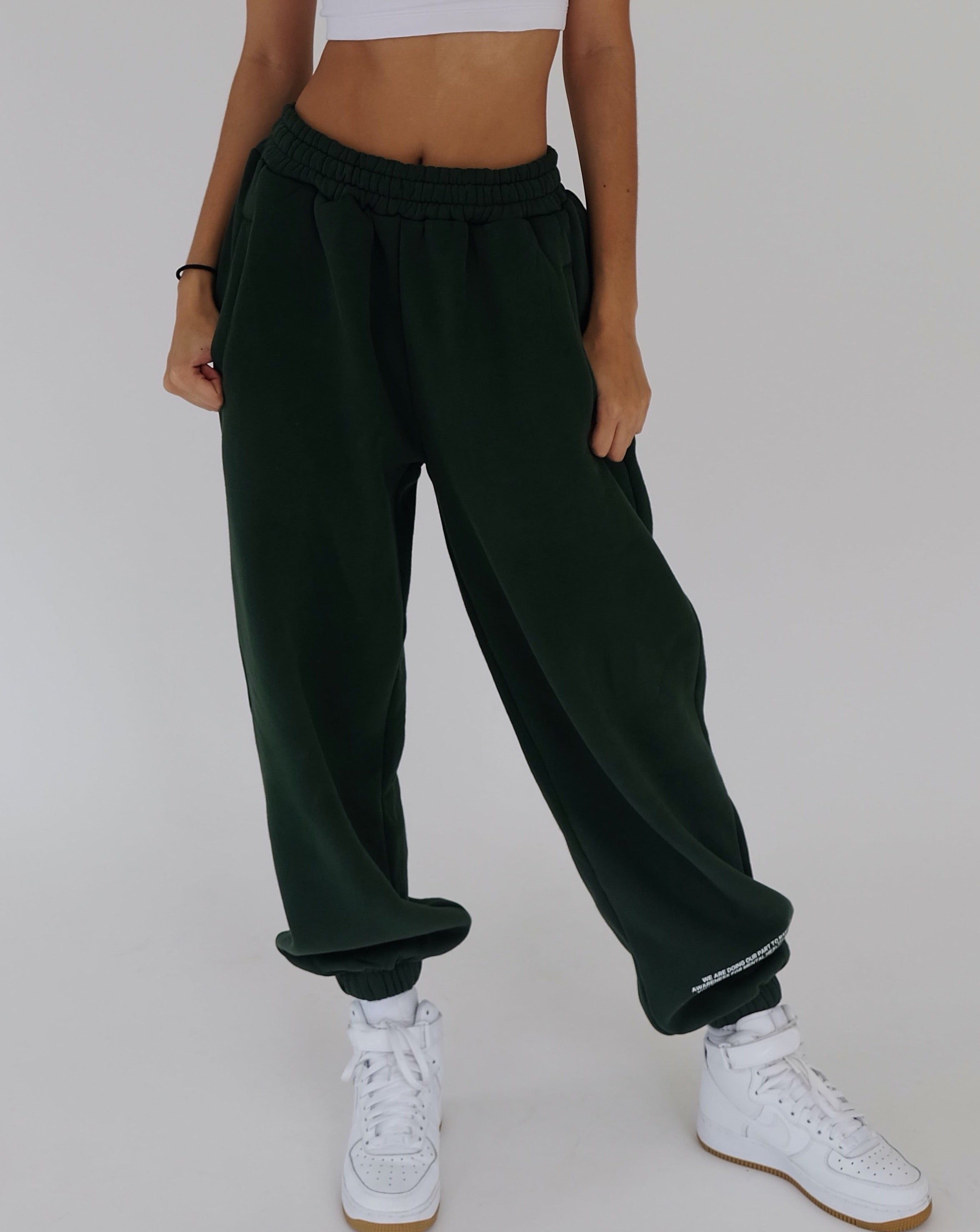 The Cropped Sweatpants Green Grove | The Great