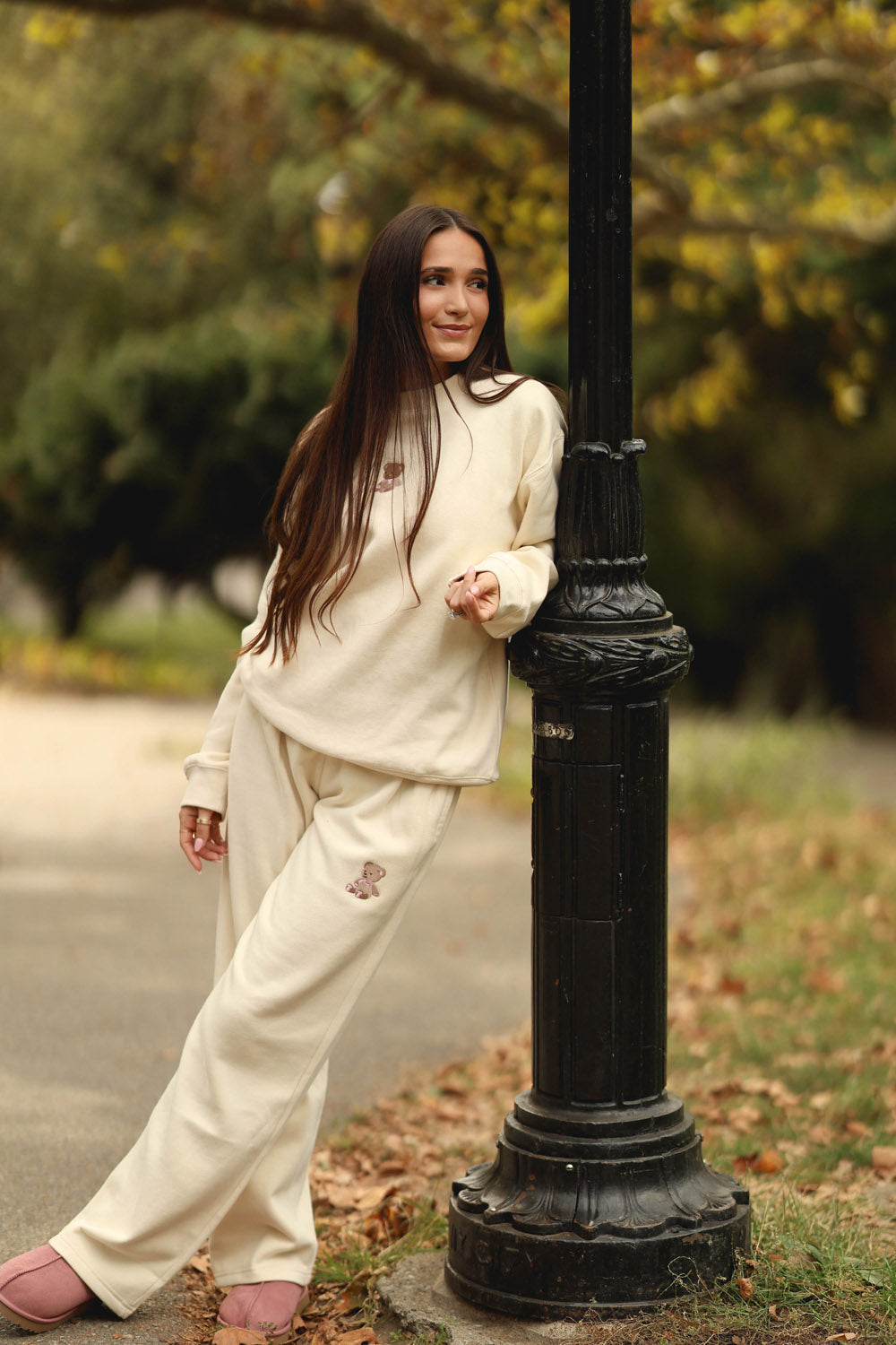 CREAM CAMP3Y CREWNECK SWEATSHIRT