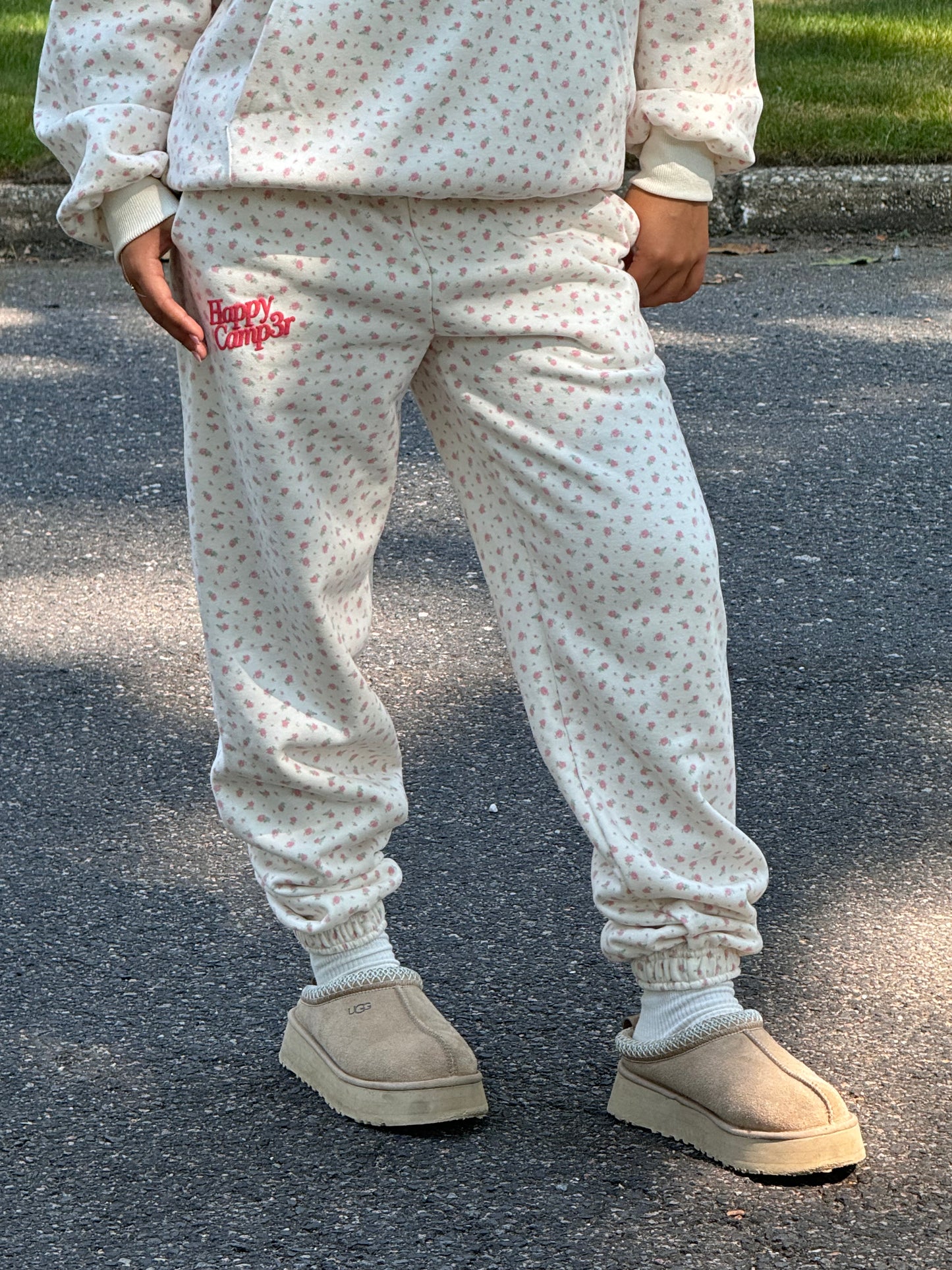 Red Roses Sweatpants